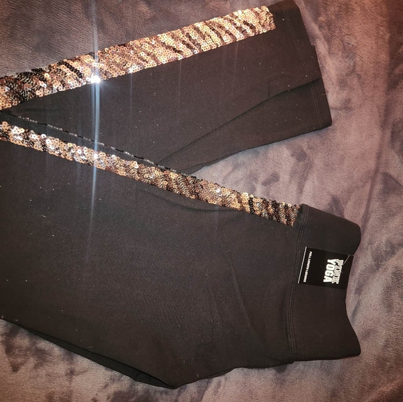 Victoria's secret Pink Graphic Logo Zebra Sequin Bling with Pockets - Si… - Picture 1 of 6